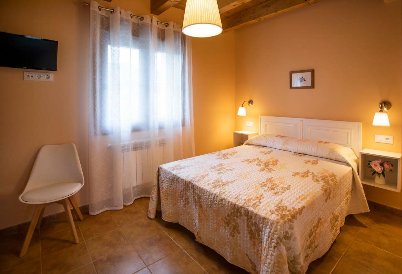 El Campo Mateo Apartamentos Onís Eksteriør bilde